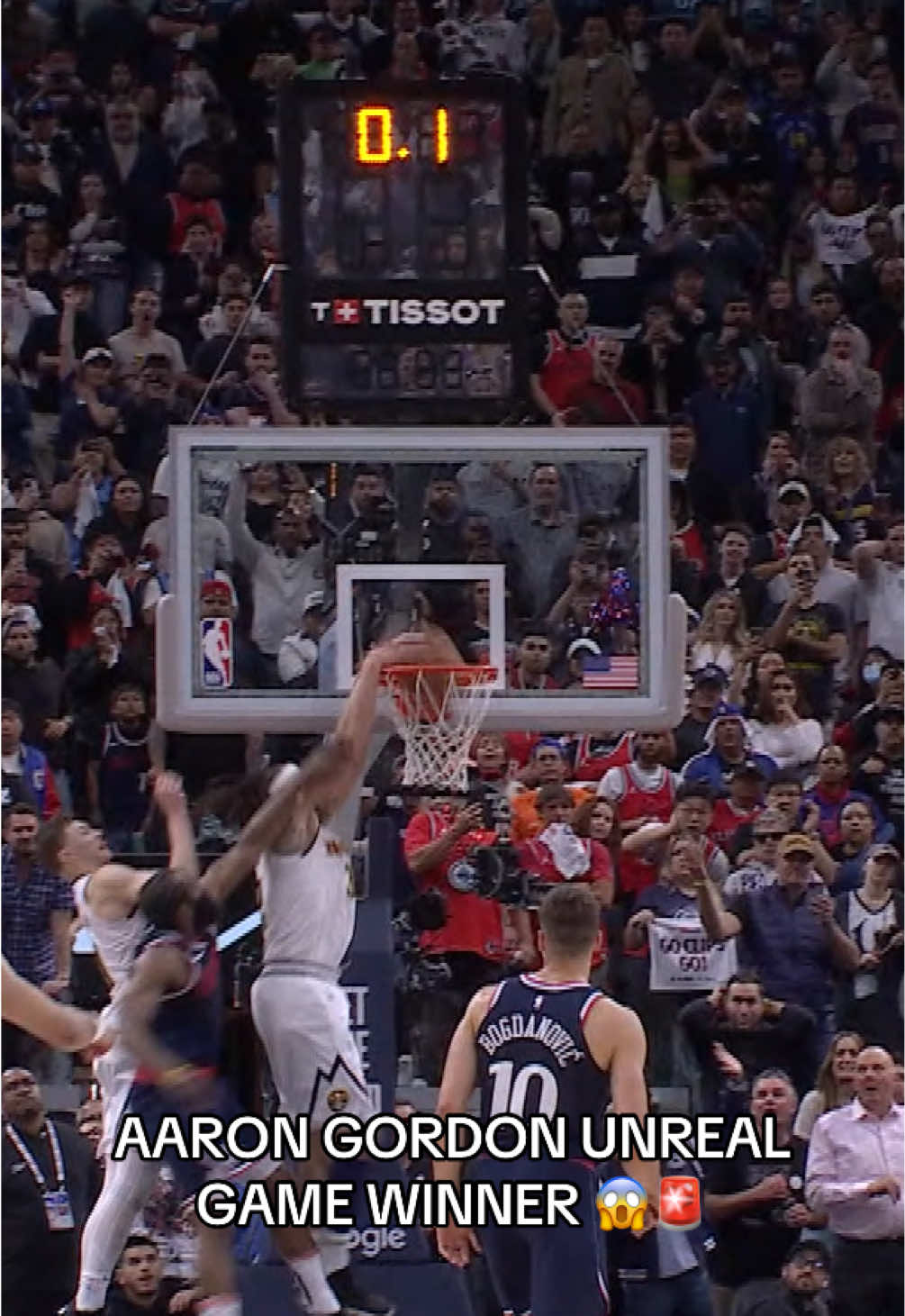 AARON GORDON JUST GOT IT OFF. 🤯🤯 #NBA #basketball #bball #playoffs #nuggets 