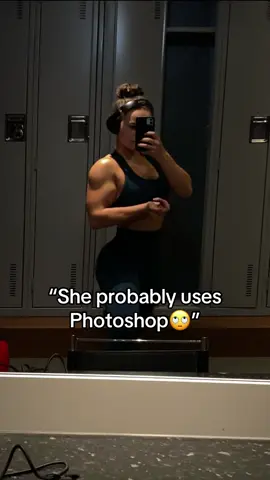 Professional editor🤡🤡🤡 #Fitness #GymTok #photoshop #bodybuilding #gymgirl 