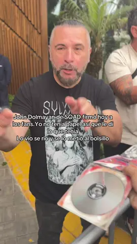 Gracias John, me hiciste el día #systemofadown #johndolmayan #soad #soadperu #soadperu2025 #limaperu #conciertos #conciertosperu #marriott #concierto #happy