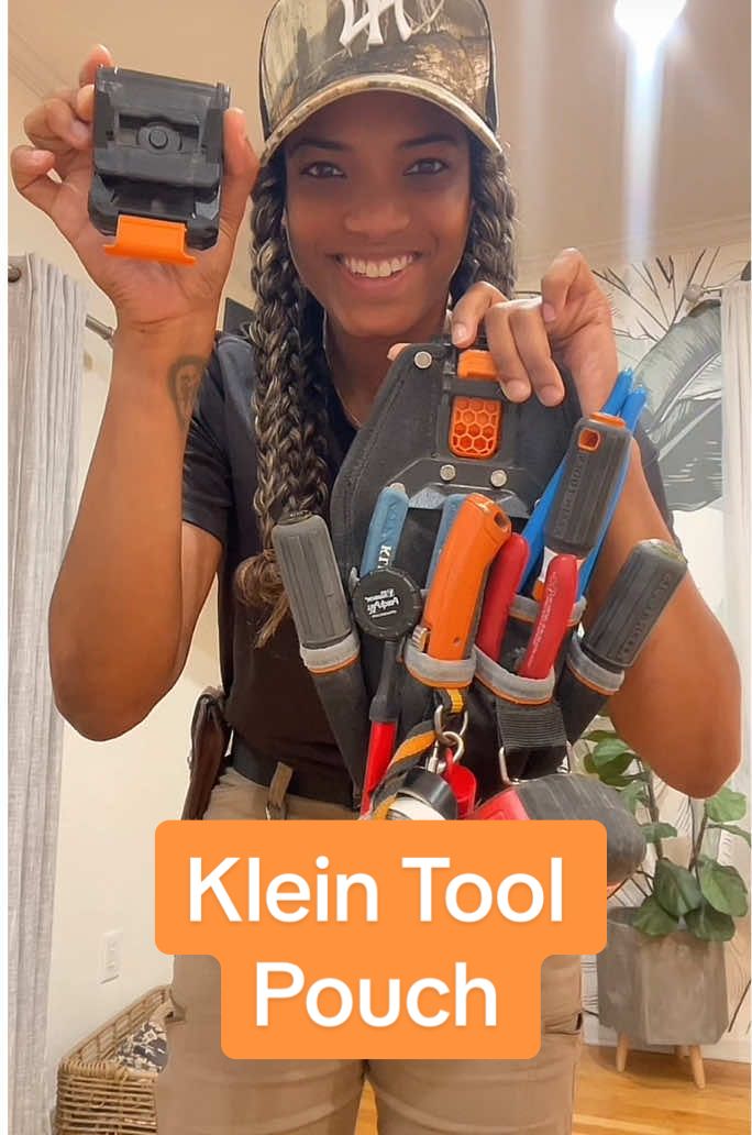Replying to @diego  I use the Klein Modbox tool pouch. Hands down the best pouch I’ve had so far. #klein #tools #electrician #electricianapprentice #kleinmodbox #kleintools #toolpouch #womeninconstruction #fyp 