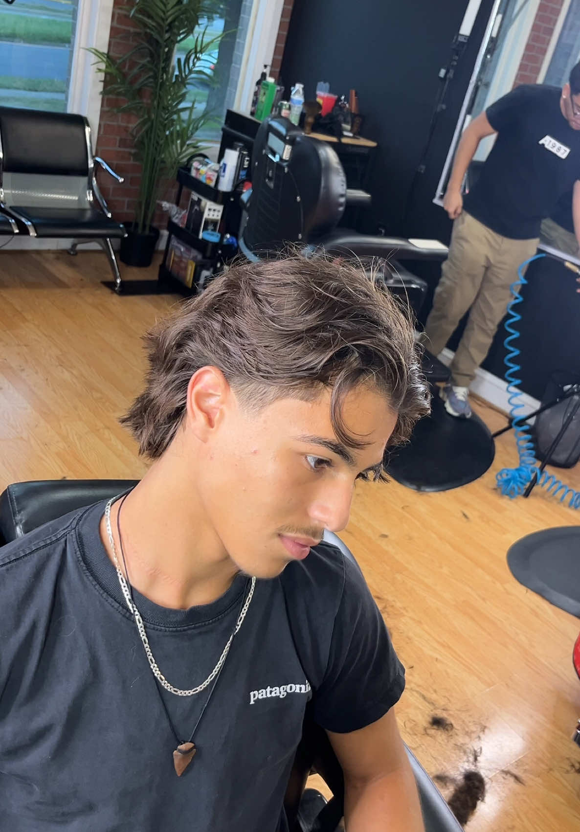 Bro came in asking for the 16 guard and was worried it wouldn’t suit him. I recommended him a blowout taper for his straight  hair but he insisted on the 16 guard instead for his diamond face shape.📍Tysons, Virginia - Tap the link in my bio to book an appointment! . . #dmvbarber #dmvbarbers #oxonhillbarber #springfieldbarber#marylandbarber #vabarbee #virginabarber #vabarbers#vabarber #dcbarber #dcbarber#baltimorebarber#chantillybarber #alexandriabarber#woodbridgebarber #burkebarber#tysonsbarber#viennabarber#annandalebarber#fallschurchbarber