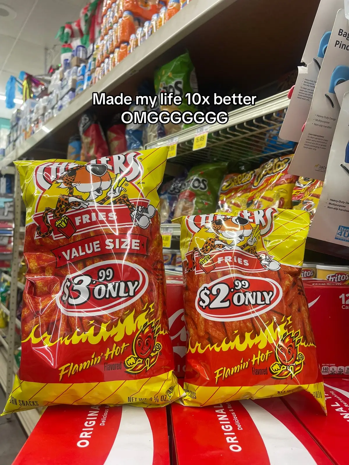 I’m a sucker for hot fries 😩😩😩 a bigger bag neowwww UGH HELLL YEAH #fyp #hotfries #bigback #parati #foryourpage 