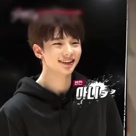 pesona cowok yang kalu senyum matanya ilang😊😊 #hyunjin #hwanghyunjin #straykids #skzstay #skz 