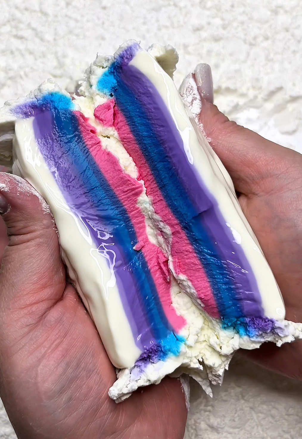 #cornstarchasmr #oddlysatisfying #asmr #relaxingvideos #melodyasmr #oobleck 