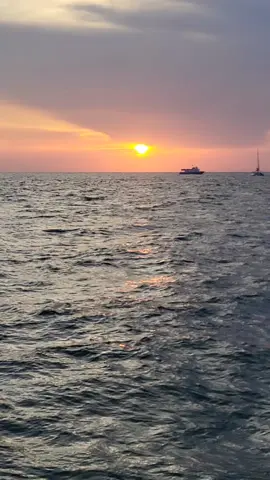 Gotta love pcb sunsets. #somthingyoudontseeeveryday #beautifulsunset #pcb #florida 