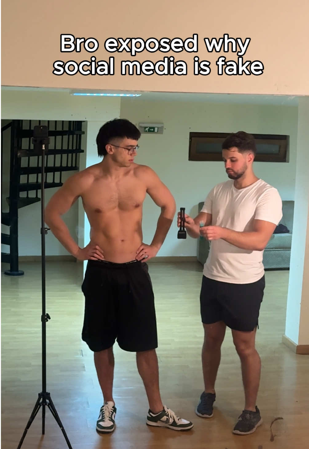 Bro exposed influencers secret 👀 GymLamp in BIO! #gym #GymTok #gymbro #gymaddict #gymrat #gymlover #bodybuilding #gymrats 