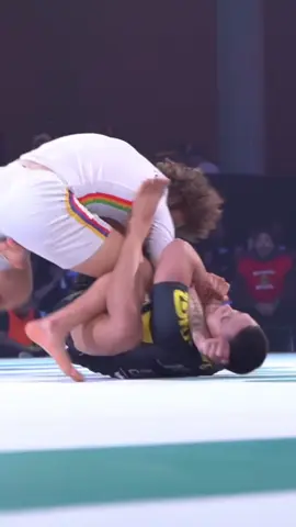 mica Galvão vence Roberto Jimenez com essa sequência de arm Lock sinistra e leva 100 mil reais para casa, OSS  BJJ stars