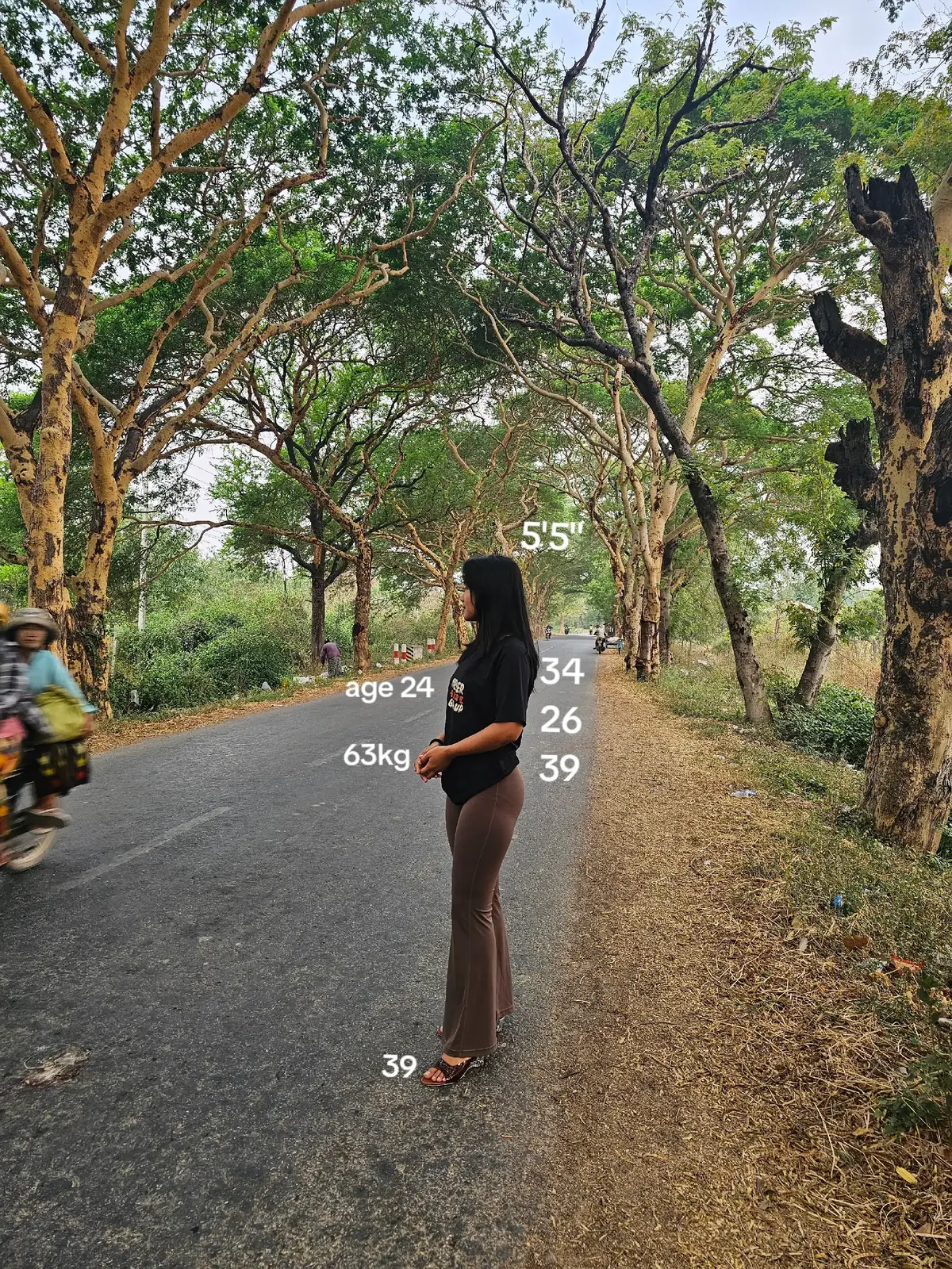 ဝိတ်ချနေတာလည်းမရှိ ဝိတ်တင်တာလည်းမလုပ်ပါဘူး ၅လပိုင်းကစရင်တော့ 8kg 17lb ချပါမယ်😗 ပိန်ချင်လို့မဟုတ်ပါဘူး cilent တွေကို လိုချင်သလို ပုံသွင်းလို့ရတာ ပြချင်လို့ပါ🥰