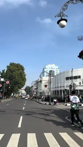 Sunday morning asia afrika bandung #bandung #bandunginfo #bandunghits #bandungaesthetic #bandungjuara #storytime #storywa #prankvideo 