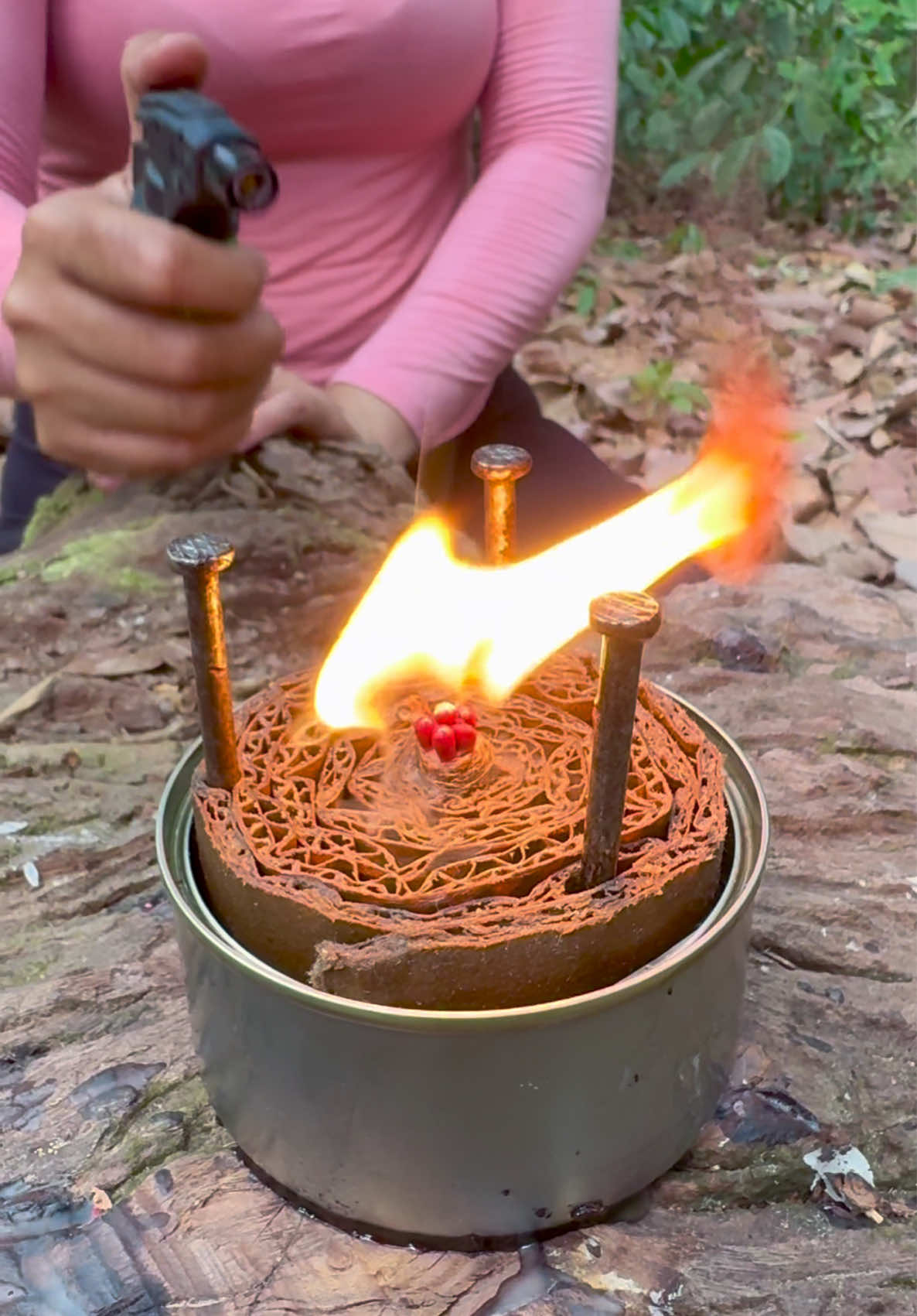 Survival skills: Show made stoves for hiking #bushcraft #camping #survival #Outdoors #craft 