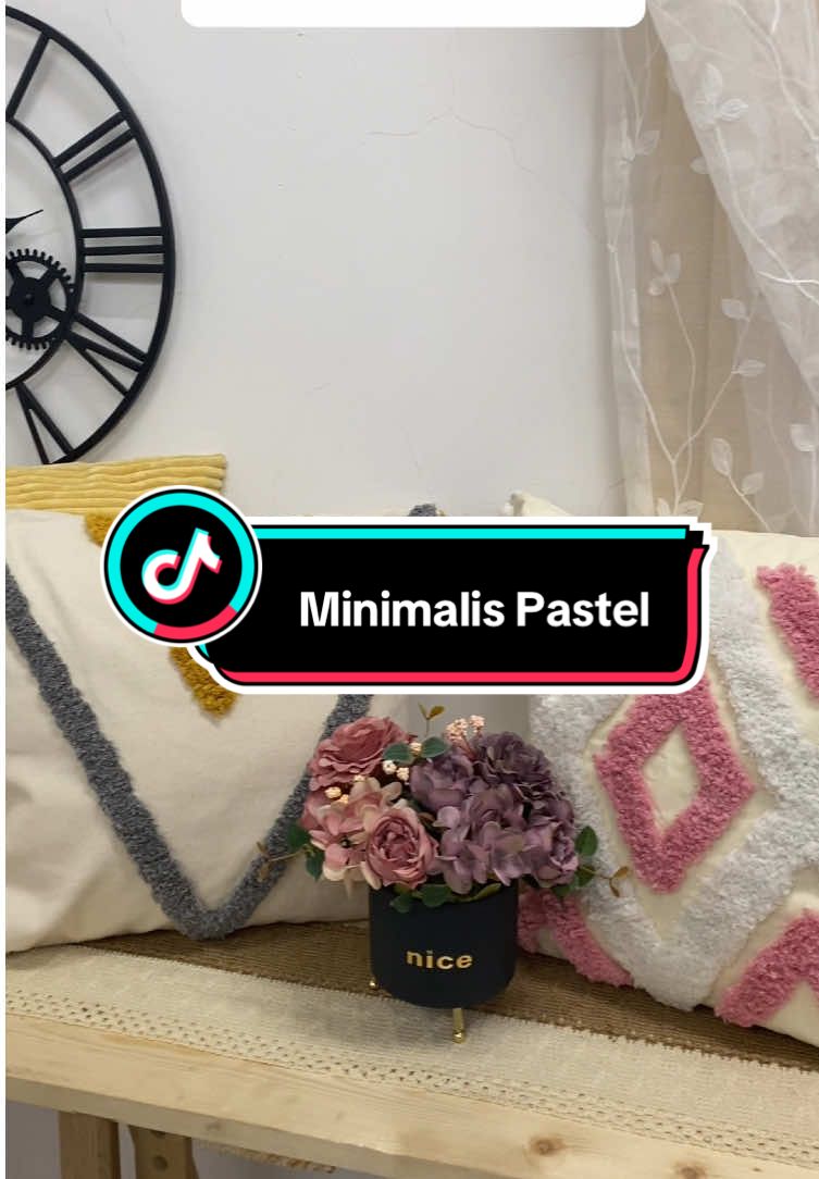 Mahukan tema minimalis tetapi warna yang cerah cozy cover kongsikan sarung kusyen tersebut. Boleh check di beg kuning 🤗