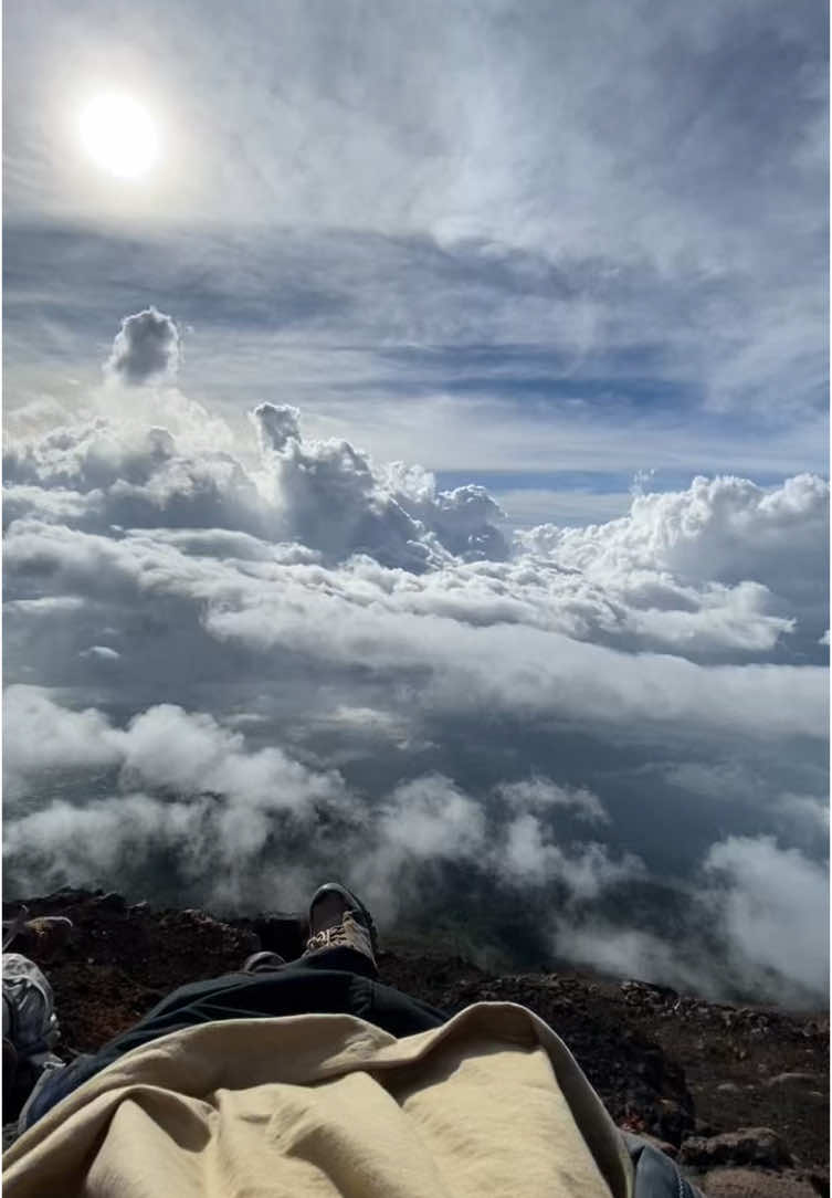 25 april 2025 🌥️