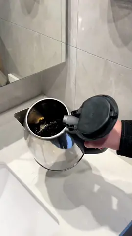 Ever since I found out that some people use hotel kettles to wash socks ,I no longer dare to use them!😭😭😭You need this kettle,too #kettle #hotel #musthaves #busniess #trip #electrickettle #fyppppppppppppppppppppppp 