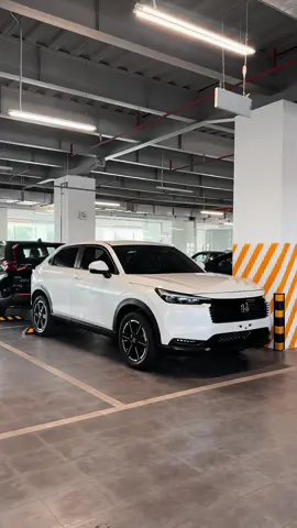 Siêu phẩm Honda HR-V G 2025 Trắng Ngọc Trai nhập Thái đã trở lại đầy đủ option hơn. Trả trước chỉ từ 185 nhận xe.  #honda #hondahrv #hrv #hrv2025 #hrvnew2025 #yennhihonda 