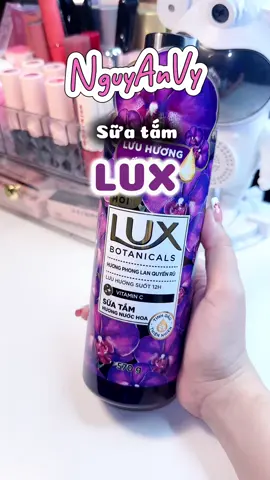 Sữa tắm hương nước hoaaa nè nàng ui #suatamnuochoa #suatam #huongthom #nguyanvyreview #nguyanvy #KOL #landa #nuochoa #thomlau #lux 