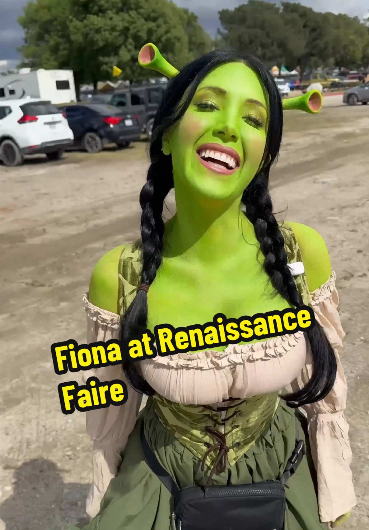 Shortest Ogre you’ve ever seen 💚😂 #foryou #fyp #outfit #thingstodo #usa🇺🇸 #fypシ #fakebody #renaissanceworldtour #shrek #fionashrek #sfxmakeup 