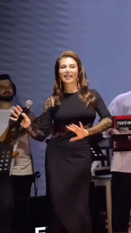 @Ebru Yaşar #cumartesi #ebruyaşar #CapCut #tiktok #kesfet #konser ❤️‍🔥