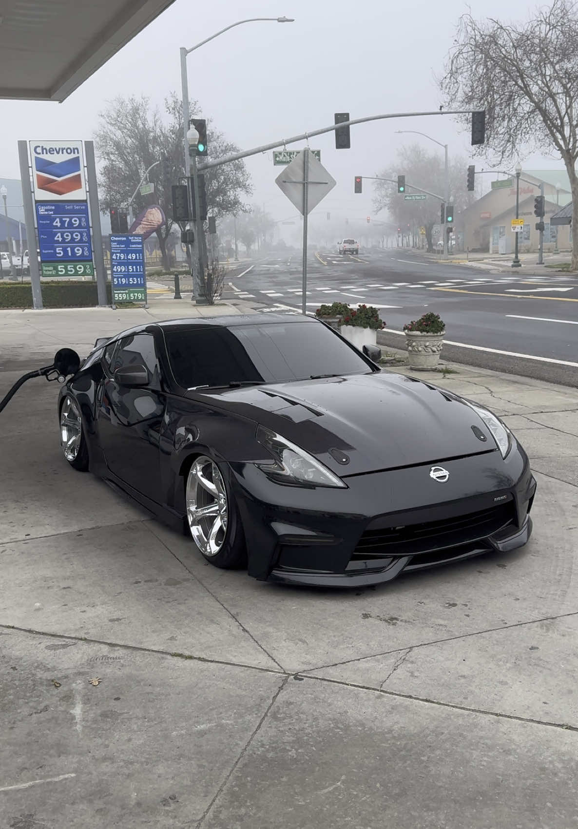 Love that California winter #370z #cars ##chrome##gasstation##nissan##blackcars