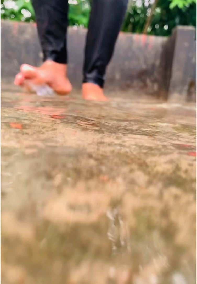 বৃষ্টি তে ভিজতে আমার অনেক অনেক ভালো লাগে😊☔️#foryou #sylhety_furi #fyppppppppppppppppppppppp #fypviralシ #fypシ゚ #officialtiktokbd🇧🇩 #nurisheikh 