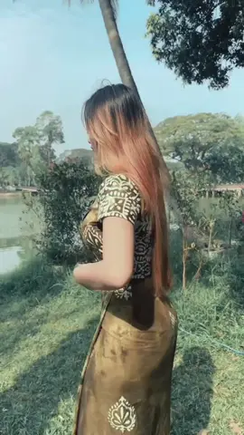 သီချင်းကစုတ်ပြတ်သတ်နေတာပဲ ရင်ထဲကို…💔#🇲🇲 #foryou #tiktok #fyp 