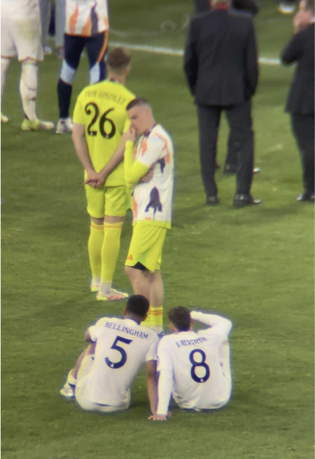 👥 Valverde y Bellingham #Q #compartiresvivir #sportjournalist #realmadrid #tiktokfootballacademy #deportesentiktok #tiktoklive #TikTokDeportes #valverde #bellingham 