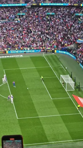 Mateta penalty miss #Wembley #fyp #PremierLeague #vira #facup #footballtiktok #soccertiktok #astonvilla #crystalpalace #foryoupage❤️❤️ #mateta #jeanphillipemateta #penalty #penaltymiss 