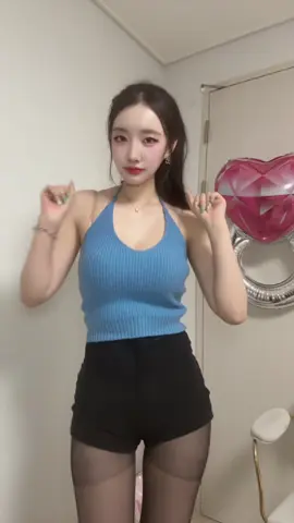 터미널 챌린지!!🩵🖤 츄릅이 릴스 첨 찍어바요!!이렇게찍는거 맞나?ㅎㅎ 어제 방송끝나고 후다닥하나 찍어바떠 반응좋으면2탄💋 #신입 #신입틱톡커 #몸매 #reels #reelsinstagram #릴스 #터미널 #challenge #추천업 #댄스 #댄스챌린지 #おすすめ #fyp 
