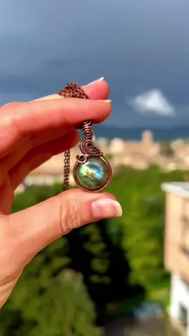 Wire wrapped Labradorite pendant in antiqued copper 🌿 #wirewrappedjewelry #handmadejewelry #jewelrytok #jewelrydiy #SmallBusiness 