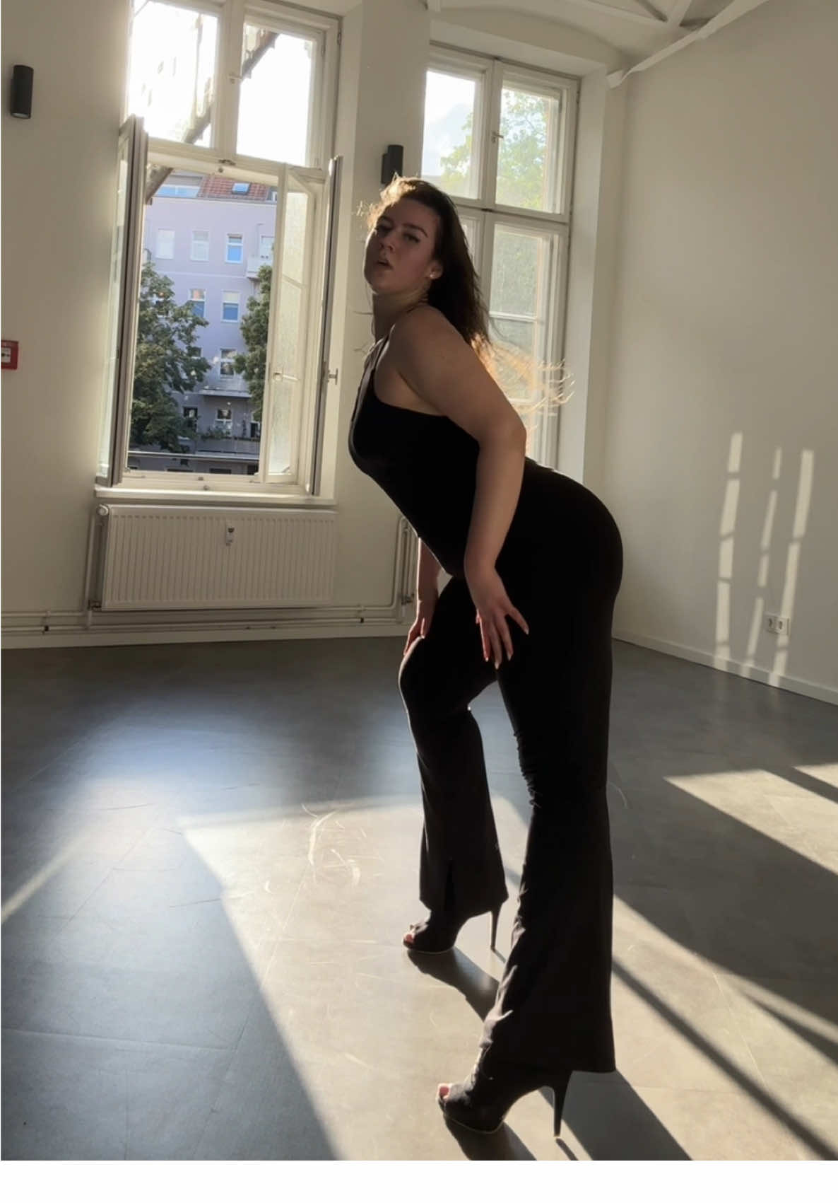 #highheels #heels #dancer #danceclasses #onlineclass #feminineenergy #women #dancevideo 