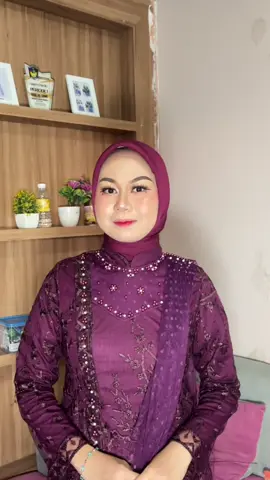 Sri 🩷❤️🩷❤️ #anynmakeup #makeupbaubausulawesitenggara #fypdongggggggg #muabaubau #bridesmaidmakeup #partymakeup 