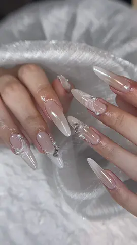 Mẫu nail cô dâu cho mn nè🫶🏻❤️