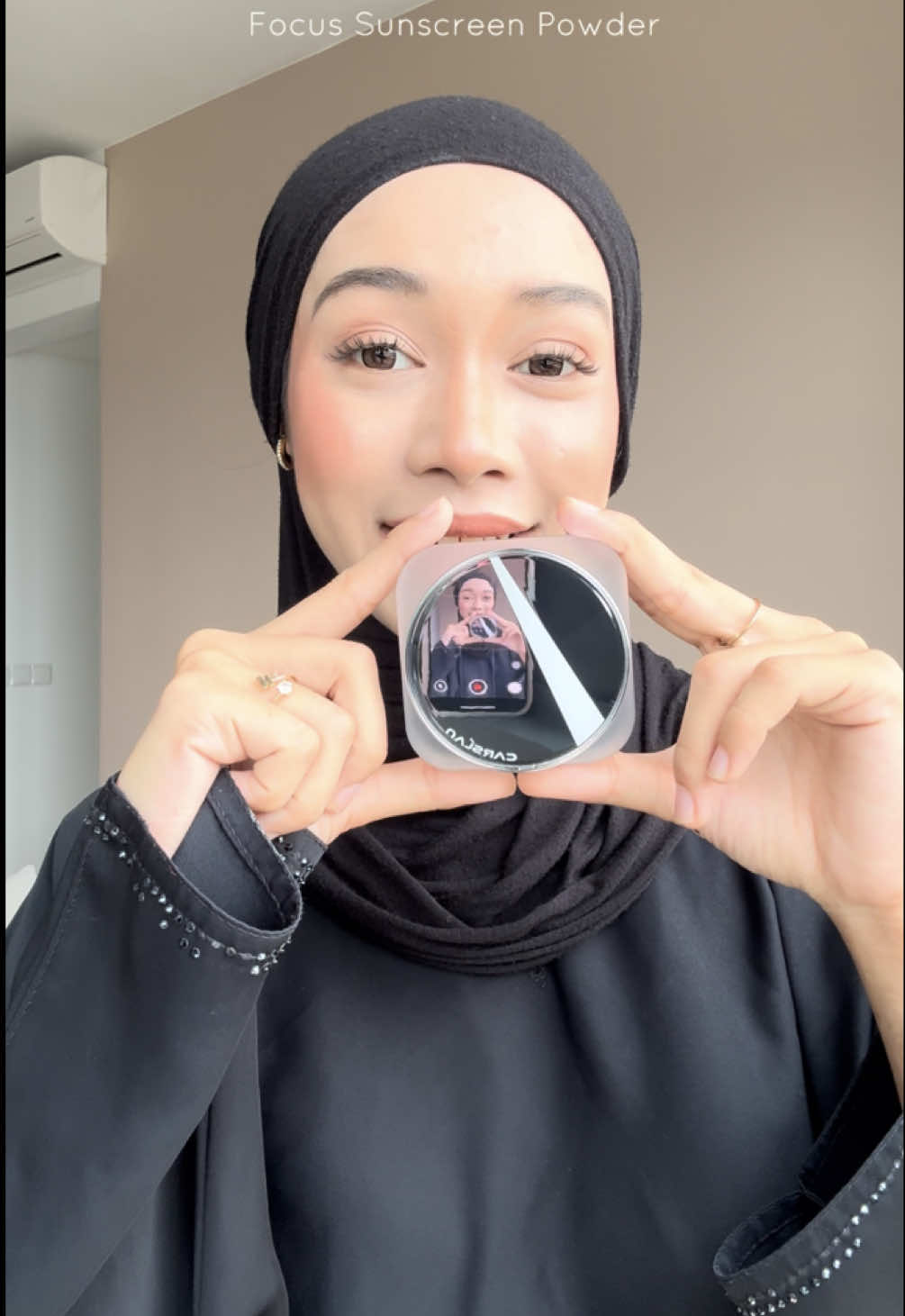 kalau nak makeup stay the whole day jangannn skip pakai loose powder ! #loosepowder #carslanloosepowder #makeup #makeuptutorial #makeuphack 