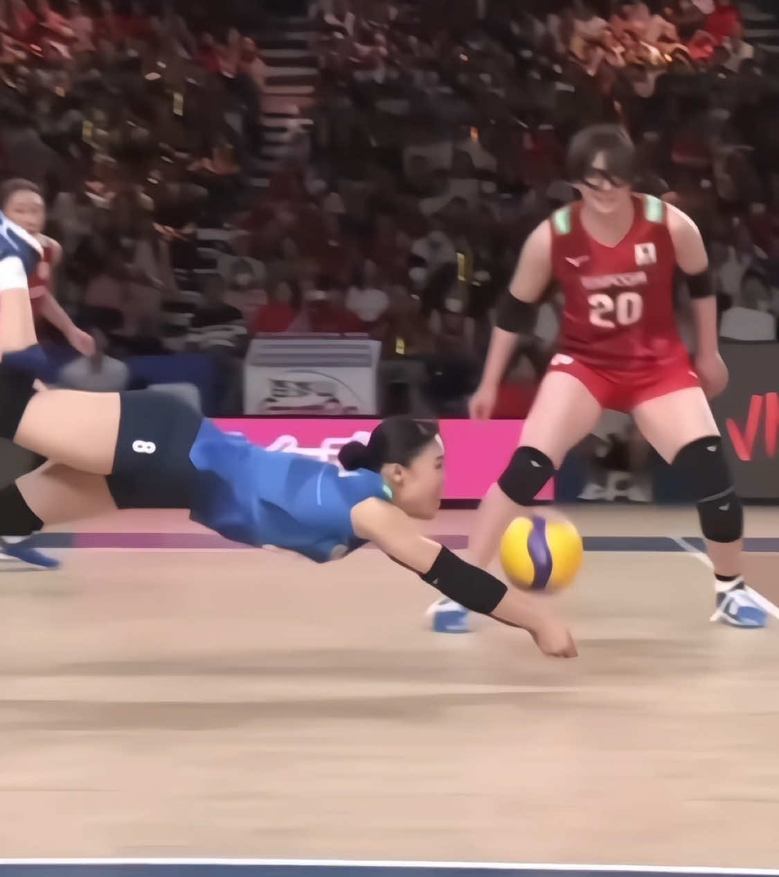 Minami Kojima The best libero of 2024 🔥🇯🇵 #minamikojima #kojima #libero #volleyball #japanvolleyball 