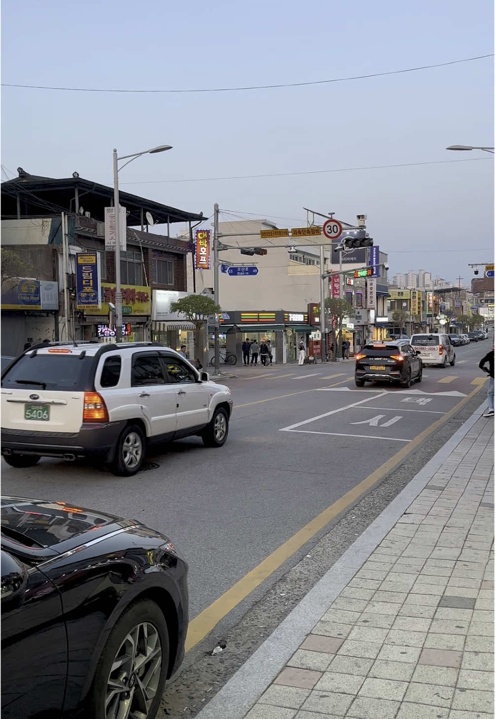 Sore hari di lingkungan tempat kerja 🙂 #fyp #korea #pmikorea🇮🇩♡🇰🇷 #tkikorea🇰🇷🇮🇩 #storytime #mentahan #astetic #