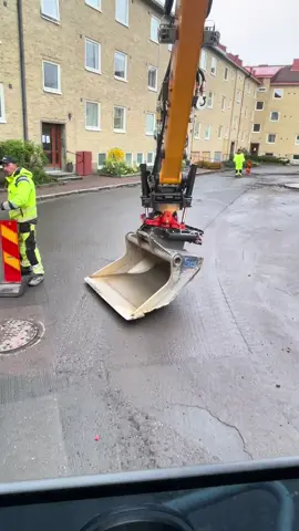 #sverige #liebherrfamily #liebherrsverige #liebherr #construction #rototiltsverige #tiltrotator #sweden #grävmaskin #excavatorsweden #rototilt #heavyequipment #bagger #LIVEhighlights #TikTokLIVE #LIVE 