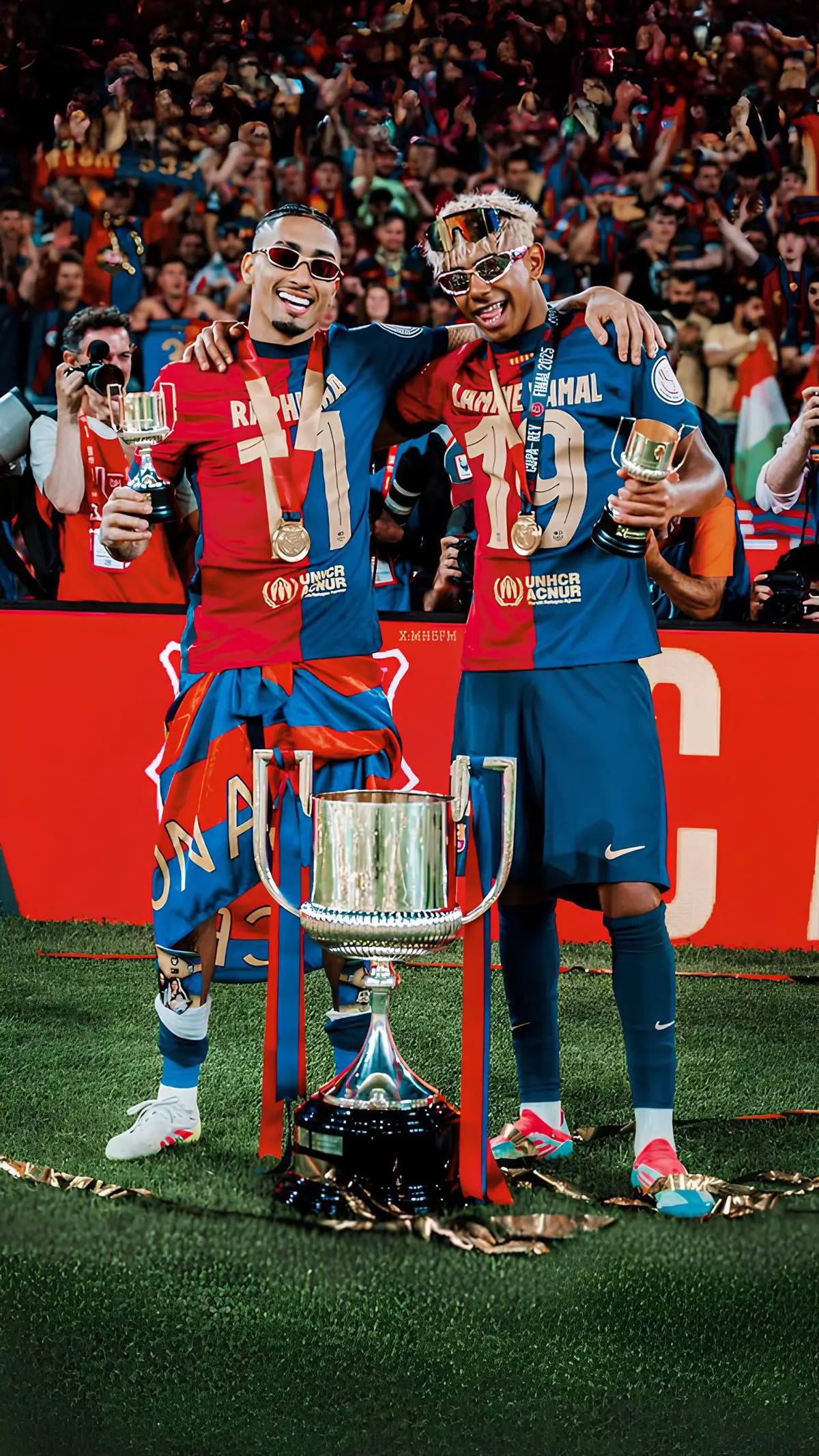 Fc Barcelona the best club in history 💙❤️ vamos Barcelona #fcbarcelona #messi #barcelona #barcelonafc #messi_king #messi10 #viscabarca🔴🔵 #fyp #pourtoi #explore #fcbarcelona🔵🔴 #viscabarca #viscacatalunya #culers #copadelrey #cataluña #catalunya #raphinha #wallpaper #wallpapers #wallpaperaesthetic #wallpaperdinding #wallpaper4k #lamineyamal #pedri #messifans #laliga #goviral #ucl #goals #edit #edits #winner #photo #futbol⚽️ #soccertiktok #footballtiktok #footballtogether #برشلونة #برشلونه #برشلونه_عشق_لا_ينتهي #برشلونه_عشق_لا_ينتهي💞🔱🏅 #ميسي_برشلونة #ميسي #4k #خلفيات #خلفيات_فخمه #خلفيات_شاشة #خلفيات_عالية_الدقة #كرة_قدم #لامين_يامال #رافينيا🇧🇷🔥 @fcbarcelona @Lamine Yamal @Raphinha @Champions League 