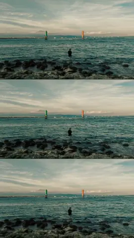 Kembali ketempat ini lagi #sanurbali #balibeach #sanurbeach #bali #senja #landscapephotography #mobilephotography #beachview 