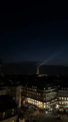 Mon amour 🌙 #paris #parisian #parisien 