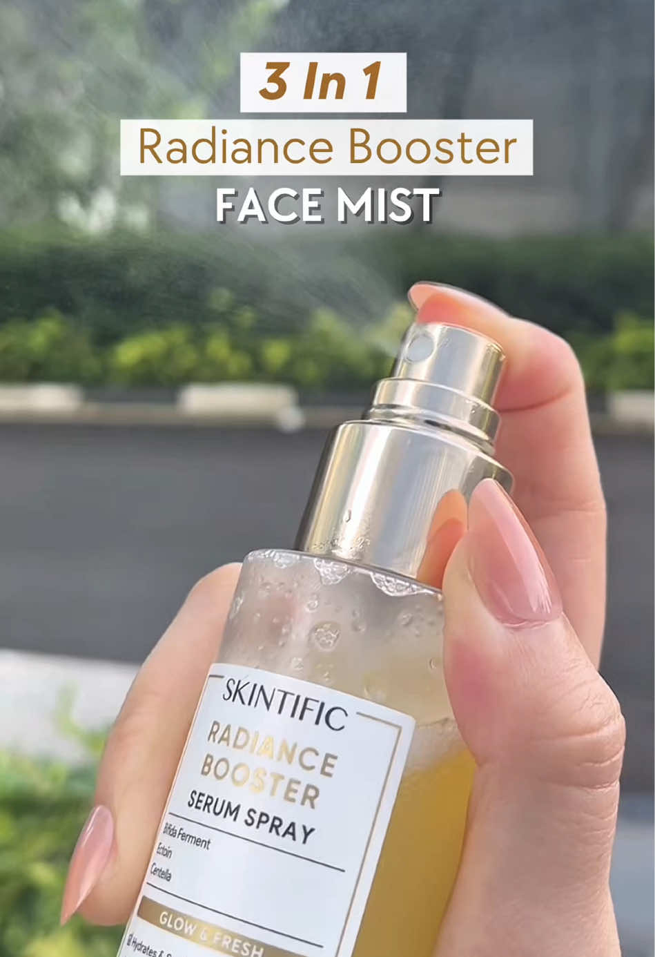 ✨Glow on-the-go!  Serum spray yang siap bantu kulitmu tetap fresh & terhidrasi kapan pun, di mana pun! #serumspray #SKINTIFIC #skintificid  