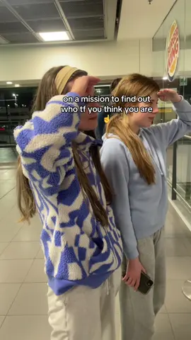 travelled across the world just to make this tiktok x #fyp #india #molly #kayla #tipperaryfriends #therasa #brayfriends #meabh #takemeback #travel #plane #haha #aimed #sybau #roscommongone #cork #ireland 
