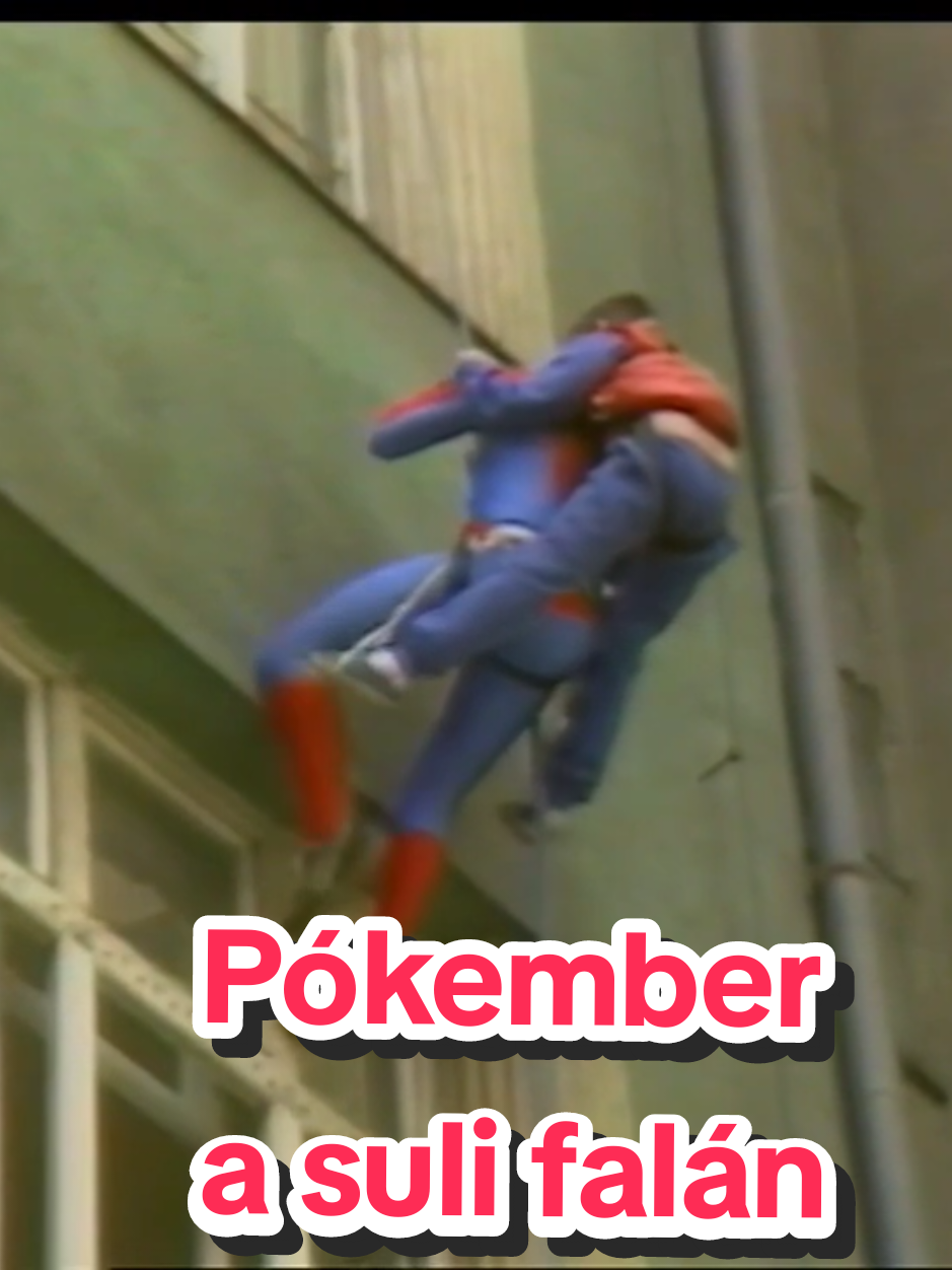 Pókember a suli falán 🕷🦸‍♂️ #pokember #pókember #pók #pok #ember #spiderman #spider #man #eresz #csatorna #ereszcsatorna #devenyitibor #dévényitibor #tibibacsi #tibibácsi #dévényitibibácsi #devenyitibibacsi #haromkivansag #háromkívánság #három #harom #kívánság #kivansag 
