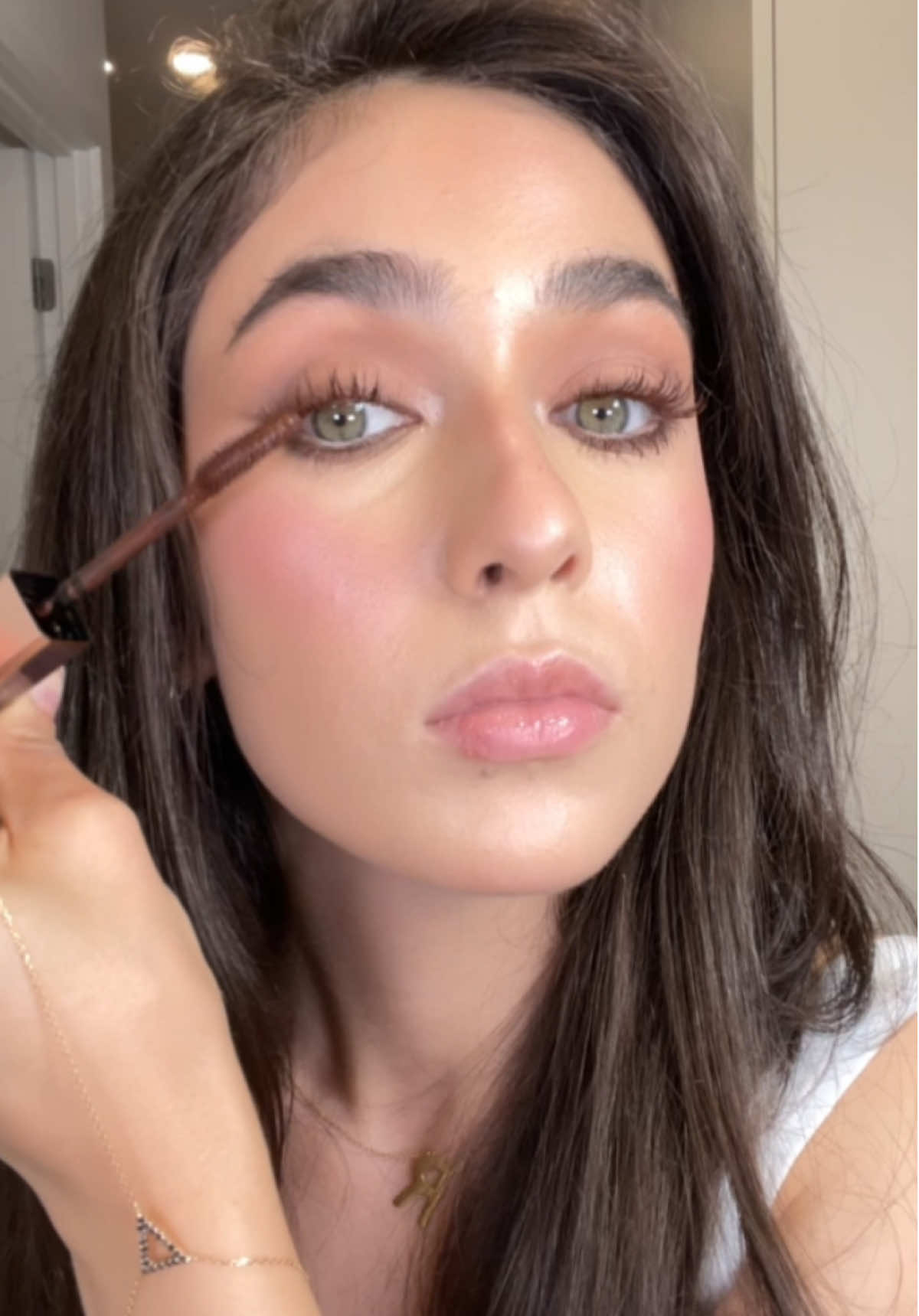 Brown mascara>