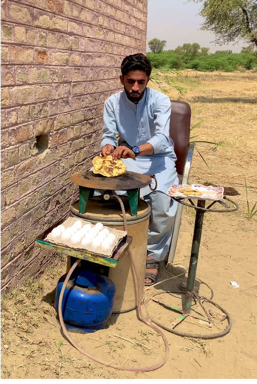 Egg fried ny game kr di 😳 #teamamk346 #fiazfk #shortstop #trendingsound #foryoupageofficiall #viral_video #conedian #shahzadextra #dilshadayoub02 #teachersoftiktok #gulabshah #zamzamelectronics #viewsproblem😭 #unfreezmyaccount #pleasegoviral #funnyy #fypシ #intertanment #fun #funexperiment #eggsandwich #khizeromer #molvi07 #shahzadayoub4 #funnny #teammts #teamlofi2 #funnnnyvideo 