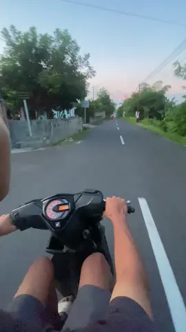 Oleng ke🤙 #klaten24jam #kencengstyle🤙🏻 #lantaiatas #boyolali24jam #jogja24jam #yangsudahbolehpulang💃💃💃💃 