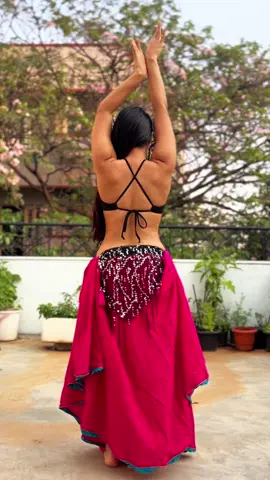 Belly Back Moves ❤️‍🔥 #soumyasyal #dancewithsoumya #dance #india #indian #bollywood #bellydance 