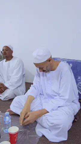 بكت العين لي حبيبها الغالي😭🤍#قوم لله درهم🤍#التصوف_معراج_السالكين_إلى_الله #نبينا_محمد_صلى_الله_عليه_وسلم #صلوا_على_رسول_الله #سودانيز_تيك_توك_مشاهير_السودان🇸🇩 #الجيش_السوداني #المدينه_المنورة 