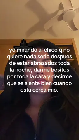 Y yo q romantizo hasta cuando nos damos la mano😞