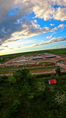 Tempat yang cocok buat joging sama simpanan nih pas banget disini, simpanan apa dulu nih...😚✨⛅️ 