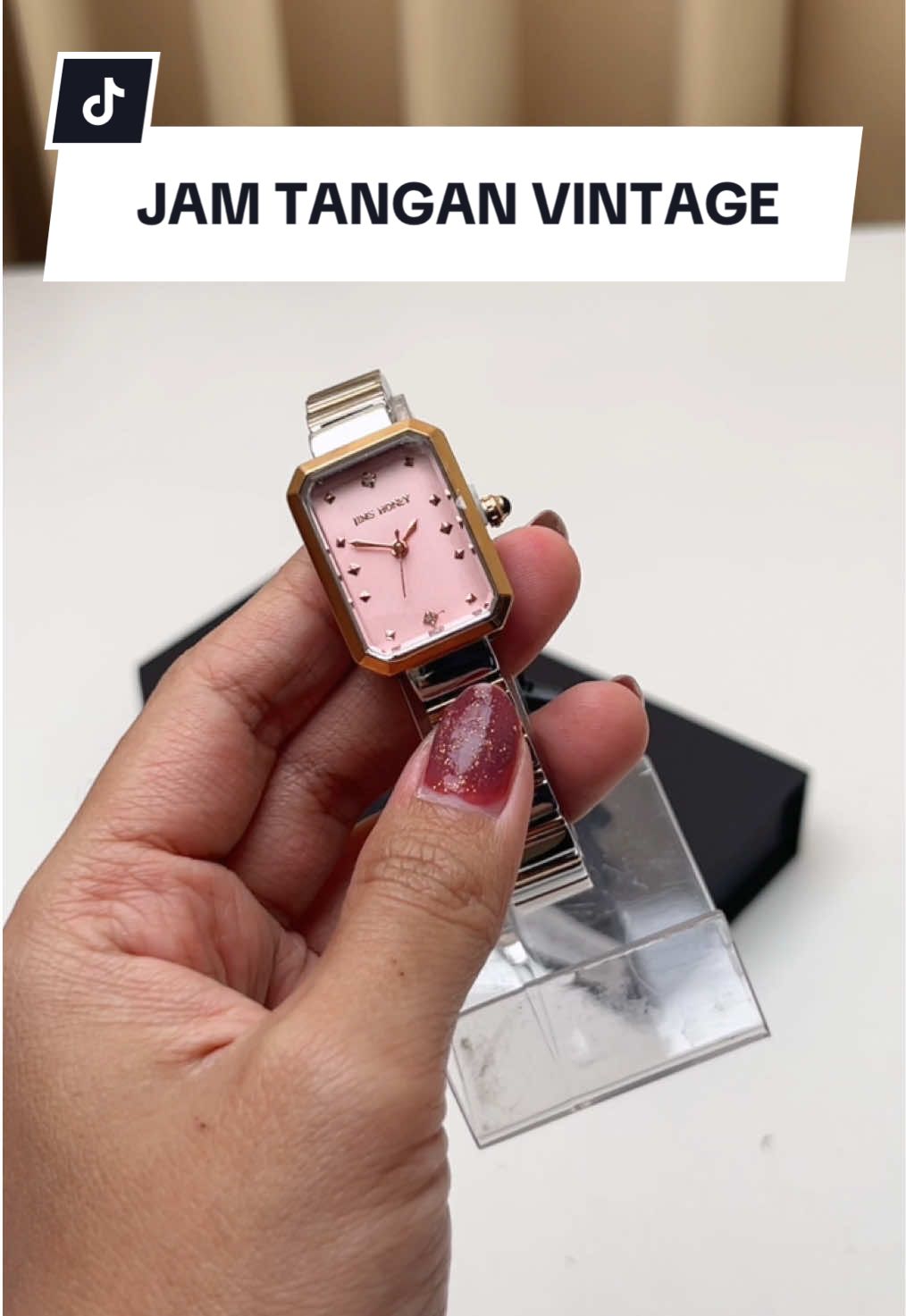 Kamu lagi cari jam tangan ala vintage? JHW 53 Jims Honey cocok banget buat pilihan kamu nih! 😍💗✨ #jhw53jimshoney #Jimshoneysurabayastore  #PromoGuncang55 #WIBGajian #FYP -rm