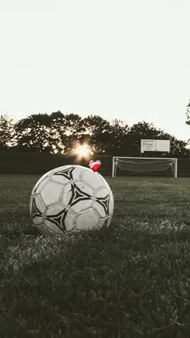 𝖥𝗈𝗈𝗍𝖻𝖺𝗅𝗅.🫶⚽❤️‍🩹  #football #viralditiktok #CapCut #vedrico_8 #footballer #foryou #⚽❤️ 